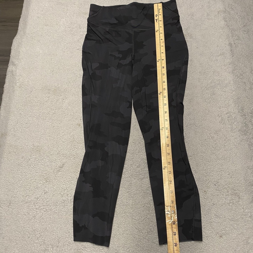 Lululemon Base Pace High Rise Crop Leggings Size 6 Black Camo Nulux - Picture 9 of 9